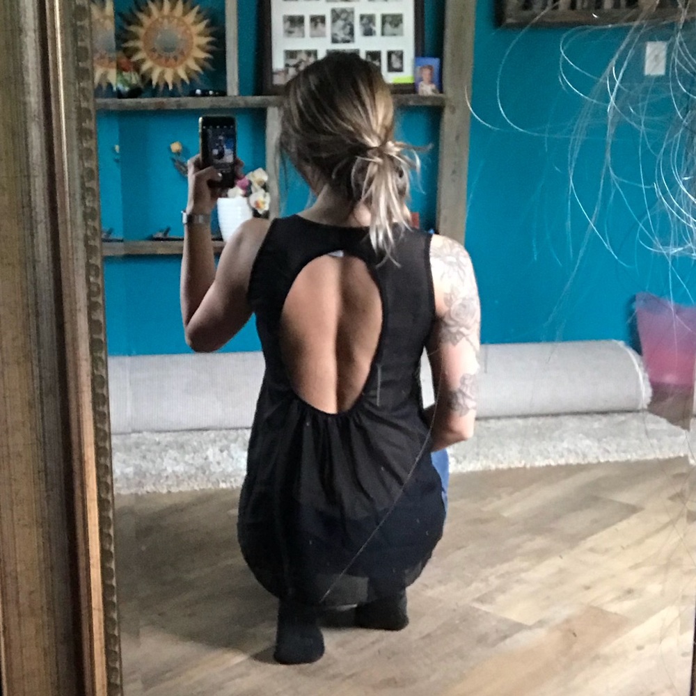 Open Back Mesh Tank - Picture 4 of 5